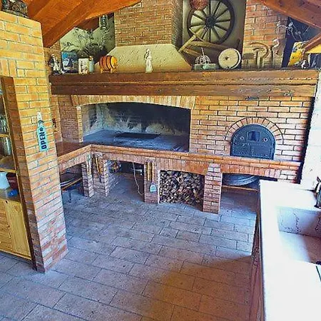 Willa Sleeps 8 Air Con *
